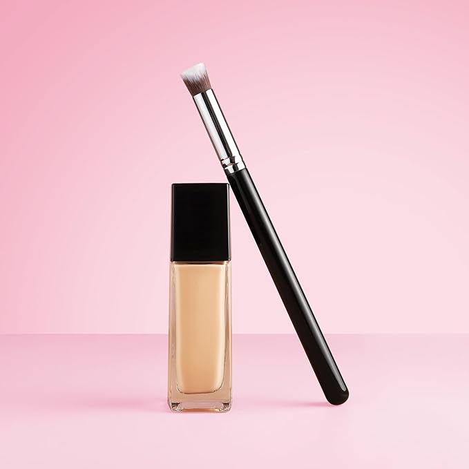 EIGSHOW Angled Concealer Brush Under Eye for Covering Sun Spots Acne Blemishes Concealing Contouring Setting with Liquid Cream (E861)-GlimoraGlow