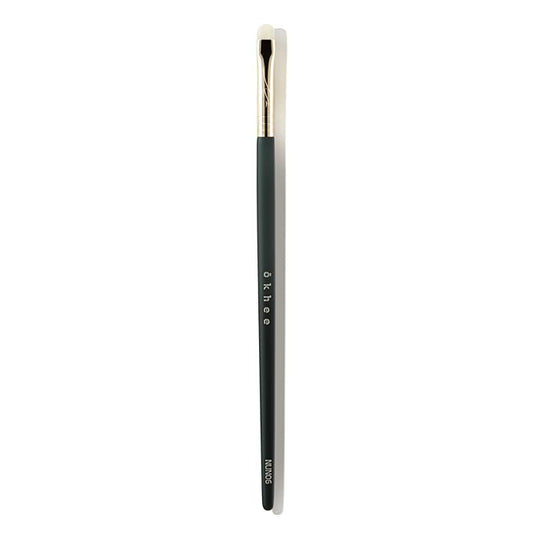 [SOO ADOR] okhee Eyeline Smudge Brush NUN 06 - Perfect for Creating Smoky Eyes and Diffused Eyeliner | Designed by K-Pop Makeup Artist Seo Ok | Makeup Brush Eye Brush-GlimoraGlow