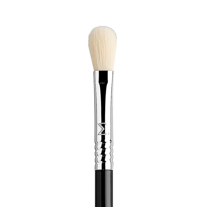 Sigma Beauty Professional E25 Max Eyeshadow Blending Brush – Professional Eyeshadow Brush for Seamless Eyeshadow Blending, Softens Dramatic Edges & Harsh Lines for a Well Blended Effect (1 Brush)-GlimoraGlow