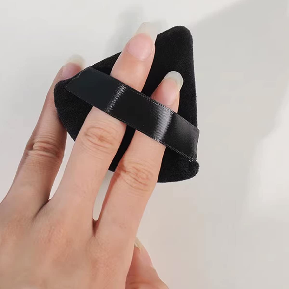 GXXMEI 30PCS Powder Puff Face Soft Makeup Sponge, Triangle Powder Puffs for Loose Powder Mineral Powder Velour Puff for Face Exquisite Makeup Eyes Contouring, Beauty Makeup Tools-GlimoraGlow