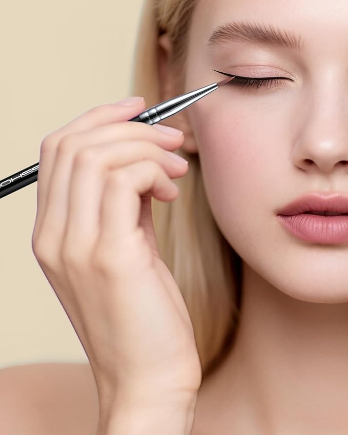 Eyeliner Brush Ultra Fine Point Premium Gel Eyeliner Brush Nylon Bristles Professional Makeup Tools for Lquid Powder And Paste Black (E819)-GlimoraGlow