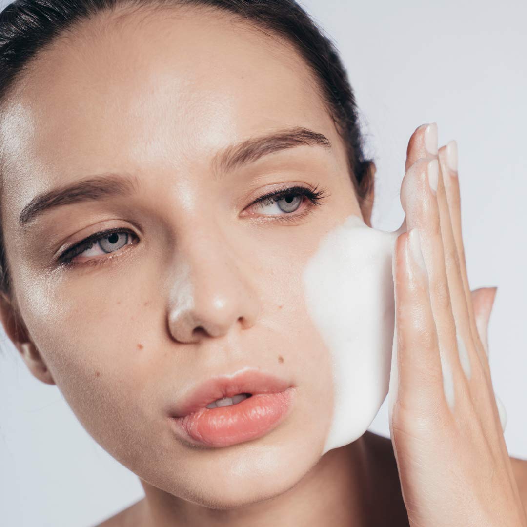 Snow Fox Cooling Foam Cleanser with Organic Aloe Vera Juice, 150 ml-GlimoraGlow