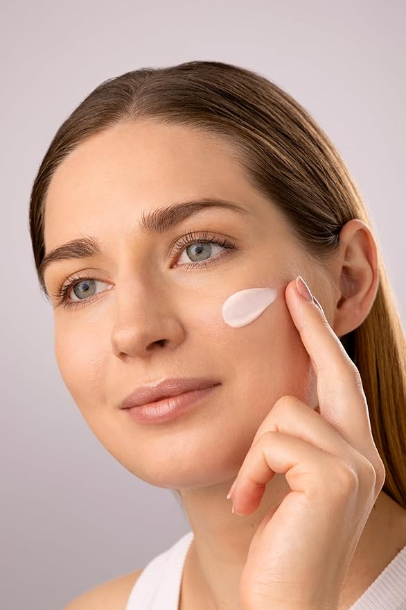 Medik8 Crystal Retinal 1 - Firming, Advanced Skin Retinaldehyde Face Serum - Night Serum with Hyaluronic Acid and Vitamin E - Gluten Free - 1 oz-GlimoraGlow