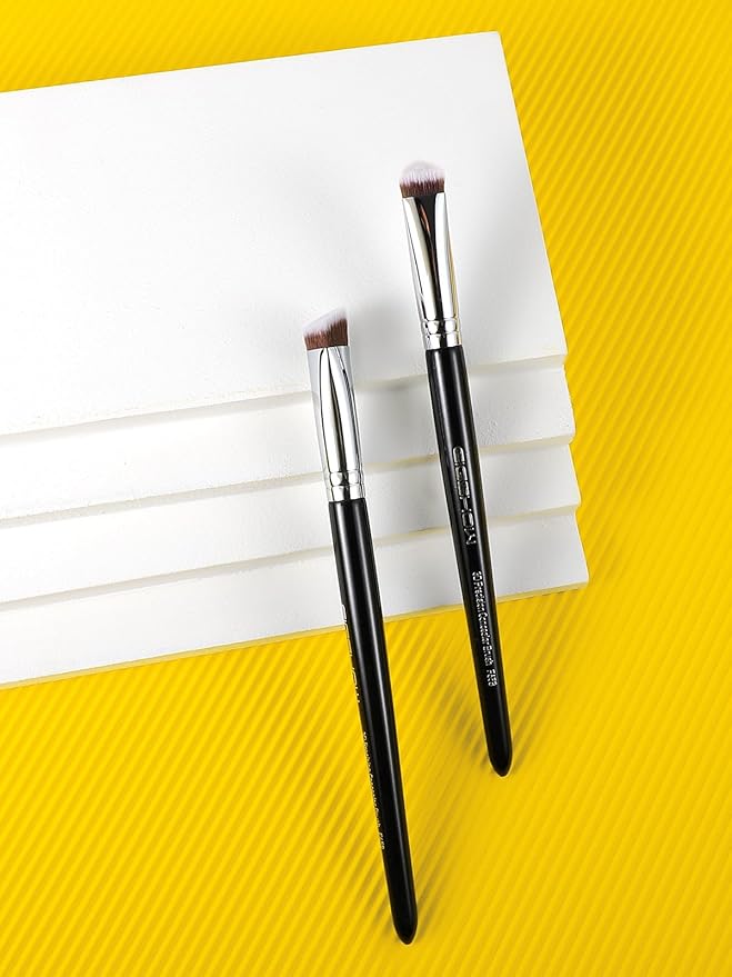 EIGSHOW Concealer Brush Under Eye, Small Triangle Brushes for Precise Coverage Dark Circles Blemishes Acne, Blending Cream and Liquid (F658)-GlimoraGlow