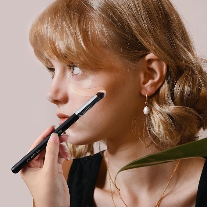 EIGSHOW Angled Concealer Brush Under Eye for Covering Sun Spots Acne Blemishes Concealing Contouring Setting with Liquid Cream (E861)-GlimoraGlow