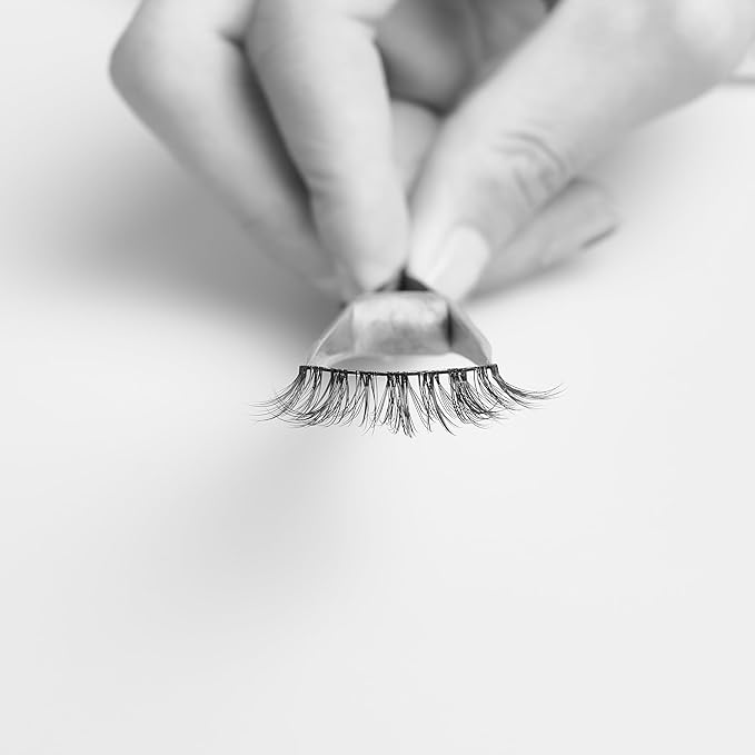 Natural Lashes Wispy Lashes Everyday Natural Look Flared Eyelashes False Eye Lashes Soft Fluffy Lashes False Eyelashes 7 Pairs D20-GlimoraGlow