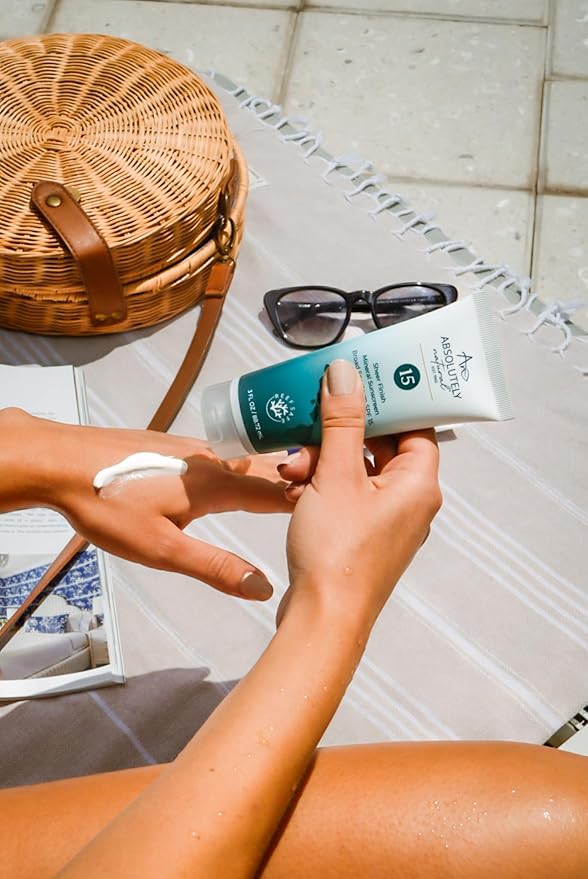 SPF 15 Mineral Sunscreen - Broad Spectrum Water Resistant Moisturizer Lotion For Body & Face - With Non-Nano Zinc Oxide, Vitamin E, & Antioxidants - Made in USA, 3 Oz-GlimoraGlow