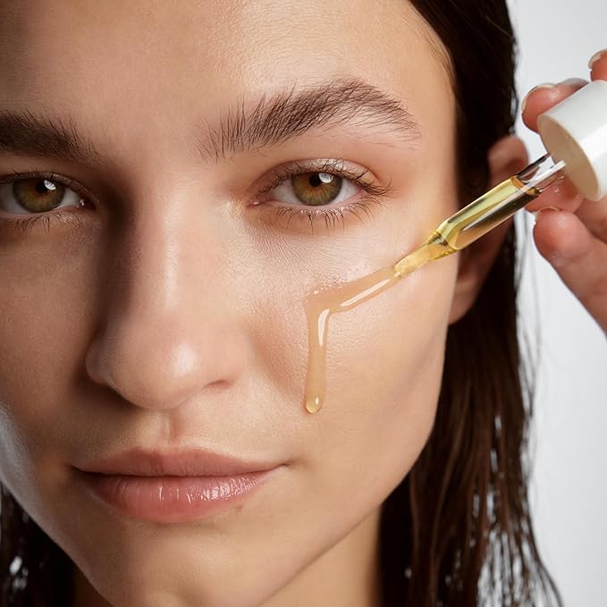 goop Beauty 20% Vitamin C + Hyaluronic Acid Serum | Improves Tone, Texture, & Hydration | L-ascorbic Acid and Hyaluronic Acid | Paraben and Silicone Free | 1 fl oz-GlimoraGlow