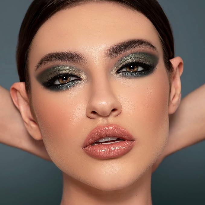 Sigma Beauty Professional E45 Eye Makeup Brush – Small Tapered Eyeshadow Blending Brush with SigmaTech® fibers for Seamless Eyeshadow Blending, Pointed Eyeshadow Brush for the Perfect Cut Crease-GlimoraGlow