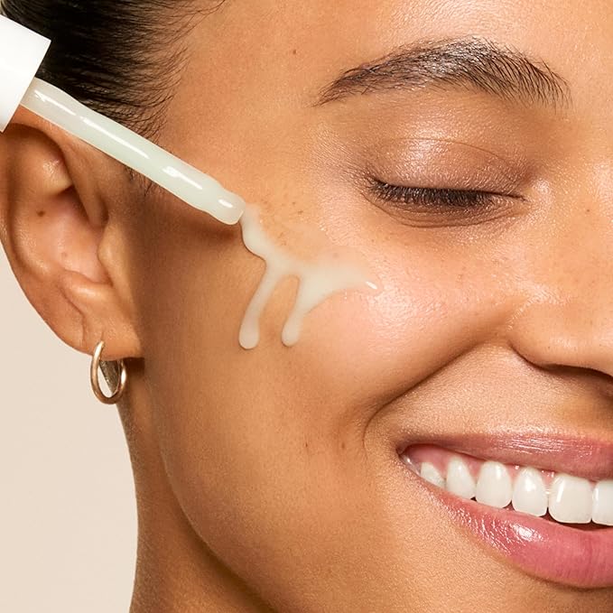 Honest Beauty Daily Green Juice Antioxidant Super Serum | Improves Skin Tone + Texture | Gentle for Sensitive Skin, Fragrance Free, Vegan | 1 fl oz-GlimoraGlow